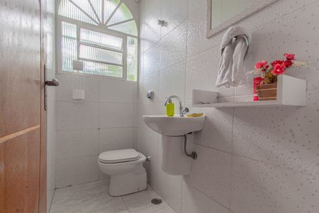 Casa à venda com 150m², 3 quartos e 3 vagasBanheiro 1