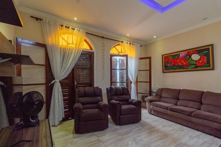 Casa à venda com 150m², 3 quartos e 3 vagasSala