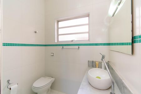 Casa à venda com 280m², 3 quartos e 5 vagasBanheiro da Suíte 2