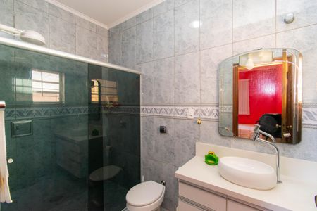 Casa à venda com 280m², 3 quartos e 5 vagasBanheiro da Suíte 1