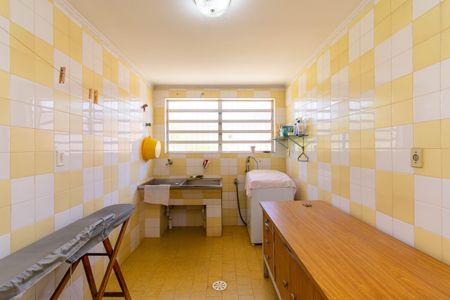 Casa à venda com 280m², 3 quartos e 5 vagasÁrea de Serviço