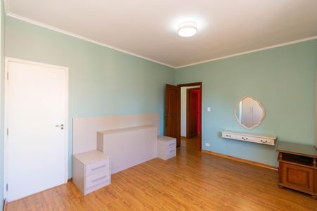 Casa à venda com 280m², 3 quartos e 5 vagasSuíte 2