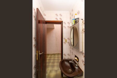 Casa à venda com 280m², 3 quartos e 5 vagasBanheiro de serviço