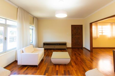 Casa à venda com 280m², 3 quartos e 5 vagasSala