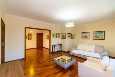 Casa à venda com 280m², 3 quartos e 5 vagasSala