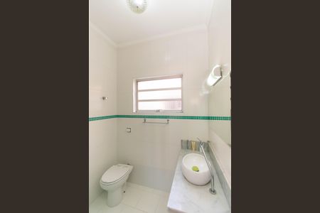 Casa à venda com 280m², 3 quartos e 5 vagasBanheiro da Suíte 2