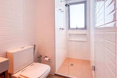 Apartamento para alugar com 121m², 2 quartos e 2 vagas Apartamento para alugar com 121m², 2 quartos e 2 vagasBanheiro da Suíte 1