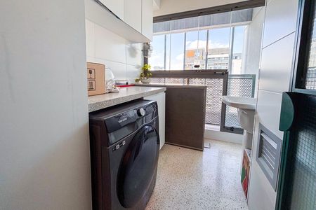 Apartamento para alugar com 121m², 2 quartos e 2 vagas Apartamento para alugar com 121m², 2 quartos e 2 vagasLavanderia
