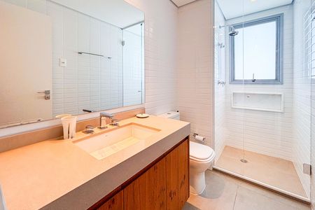 Apartamento para alugar com 121m², 2 quartos e 2 vagas Apartamento para alugar com 121m², 2 quartos e 2 vagasBanheiro da Suíte 1