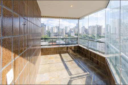 Apartamento para alugar com 191m², 3 quartos e 2 vagas Apartamento para alugar com 191m², 3 quartos e 2 vagasVaranda