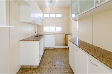 Apartamento para alugar com 191m², 3 quartos e 2 vagas Apartamento para alugar com 191m², 3 quartos e 2 vagasCozinha