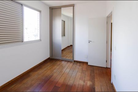 Apartamento para alugar com 191m², 3 quartos e 2 vagas Apartamento para alugar com 191m², 3 quartos e 2 vagasQuarto 2