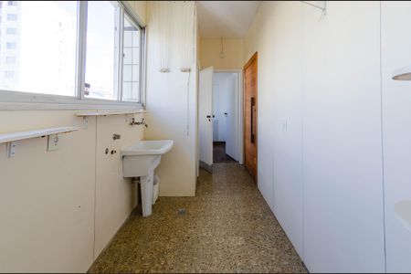 Apartamento para alugar com 191m², 3 quartos e 2 vagas Apartamento para alugar com 191m², 3 quartos e 2 vagasÁrea de serviço