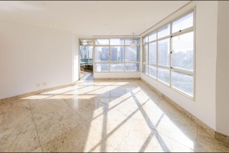 Apartamento para alugar com 191m², 3 quartos e 2 vagas Apartamento para alugar com 191m², 3 quartos e 2 vagasSala