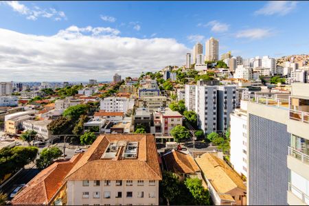 Apartamento para alugar com 191m², 3 quartos e 2 vagas Apartamento para alugar com 191m², 3 quartos e 2 vagasVista