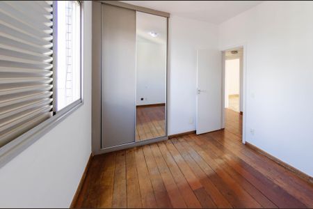 Apartamento para alugar com 191m², 3 quartos e 2 vagas Apartamento para alugar com 191m², 3 quartos e 2 vagasQuarto 2