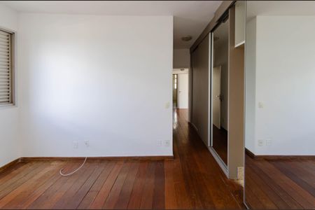 Apartamento para alugar com 191m², 3 quartos e 2 vagas Apartamento para alugar com 191m², 3 quartos e 2 vagasSuíte