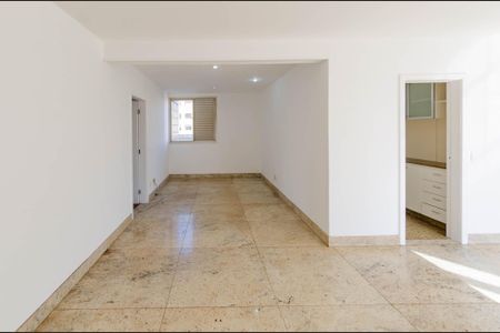 Apartamento para alugar com 191m², 3 quartos e 2 vagas Apartamento para alugar com 191m², 3 quartos e 2 vagasSala