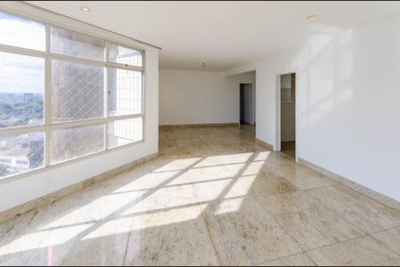 Apartamento para alugar com 191m², 3 quartos e 2 vagas Apartamento para alugar com 191m², 3 quartos e 2 vagasSala