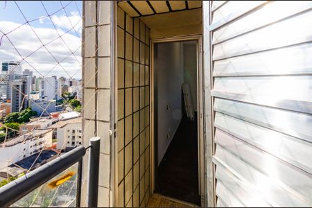 Apartamento para alugar com 191m², 3 quartos e 2 vagas Apartamento para alugar com 191m², 3 quartos e 2 vagasVaranda