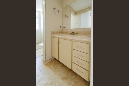 Apartamento para alugar com 191m², 3 quartos e 2 vagas Apartamento para alugar com 191m², 3 quartos e 2 vagasBanheiro