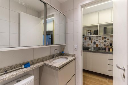 Banheiro de kitnet/studio para alugar com 1 quarto, 21m² em República, São Paulo