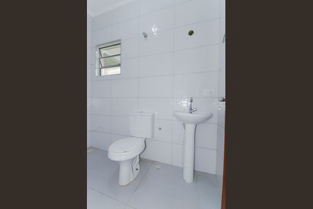 Casa para alugar com 76m², 2 quartos e 1 vaga Casa para alugar com 76m², 2 quartos e 1 vagaBanheiro Social