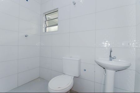 Casa para alugar com 76m², 2 quartos e 1 vaga Casa para alugar com 76m², 2 quartos e 1 vagaBanheiro Social