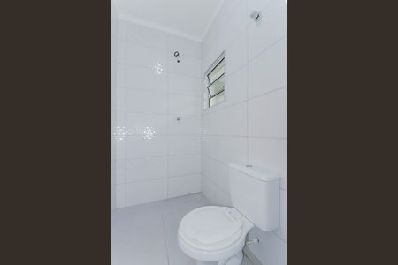 Casa para alugar com 76m², 2 quartos e 1 vaga Casa para alugar com 76m², 2 quartos e 1 vagaBanheiro Social