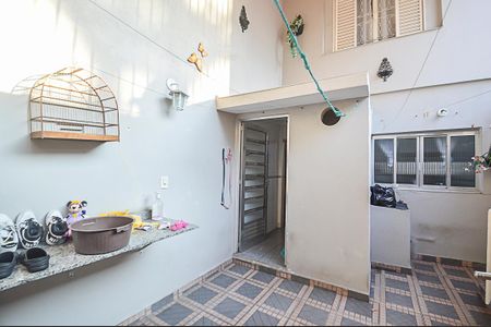 Casa à venda com 162m², 4 quartos e 2 vagas Casa à venda com 162m², 4 quartos e 2 vagasChurrasqueira