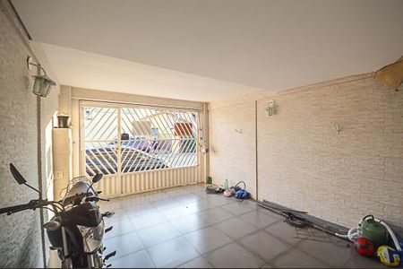 Casa à venda com 162m², 4 quartos e 2 vagas Casa à venda com 162m², 4 quartos e 2 vagasGaragem