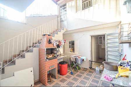 Casa à venda com 162m², 4 quartos e 2 vagas Casa à venda com 162m², 4 quartos e 2 vagasChurrasqueira