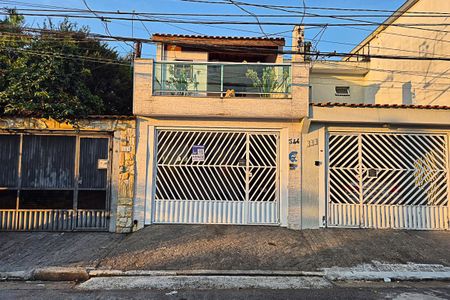 Casa à venda com 162m², 4 quartos e 2 vagas Casa à venda com 162m², 4 quartos e 2 vagasFachada