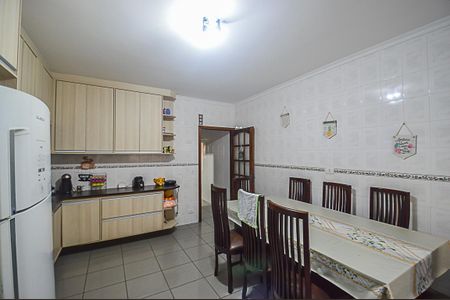 Casa à venda com 162m², 4 quartos e 2 vagas Casa à venda com 162m², 4 quartos e 2 vagasCozinha