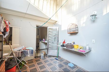 Casa à venda com 162m², 4 quartos e 2 vagas Casa à venda com 162m², 4 quartos e 2 vagasChurrasqueira