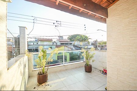 Casa à venda com 162m², 4 quartos e 2 vagas Casa à venda com 162m², 4 quartos e 2 vagasSacada