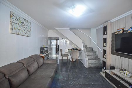 Casa à venda com 162m², 4 quartos e 2 vagas Casa à venda com 162m², 4 quartos e 2 vagasSala