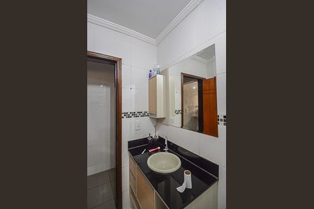 Casa à venda com 162m², 4 quartos e 2 vagas Casa à venda com 162m², 4 quartos e 2 vagasBanheiro 1