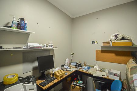 Casa à venda com 162m², 4 quartos e 2 vagas Casa à venda com 162m², 4 quartos e 2 vagasEscritório