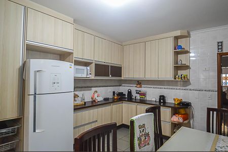 Casa à venda com 162m², 4 quartos e 2 vagas Casa à venda com 162m², 4 quartos e 2 vagasCozinha