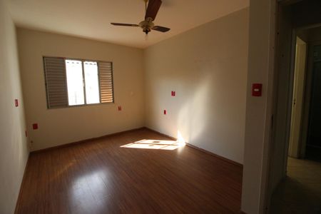 Casa para alugar com 110m², 3 quartos e 2 vagasQuarto 1
