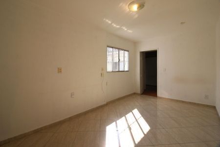Casa para alugar com 110m², 3 quartos e 2 vagasSala