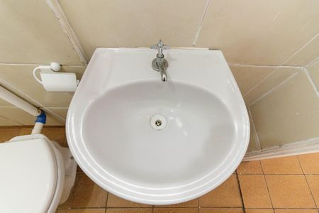 Casa para alugar com 40m², 1 quarto e sem vaga Casa para alugar com 40m², 1 quarto e sem vagaBanheiro