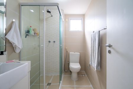 Apartamento à venda com 77m², 2 quartos e 2 vagas Apartamento à venda com 77m², 2 quartos e 2 vagasBanheiro da Suíte 1