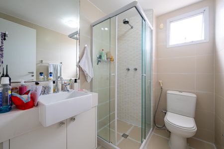 Apartamento à venda com 77m², 2 quartos e 2 vagas Apartamento à venda com 77m², 2 quartos e 2 vagasBanheiro da Suíte 1