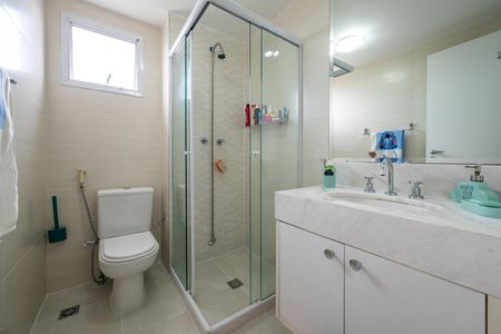 Apartamento à venda com 77m², 2 quartos e 2 vagas Apartamento à venda com 77m², 2 quartos e 2 vagasBanheiro da Suíte 2