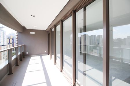 Apartamento à venda com 121m², 3 quartos e 2 vagasVaranda