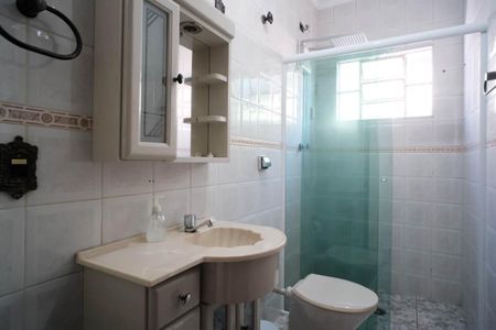 Casa à venda com 190m², 4 quartos e 2 vagasBanheiro