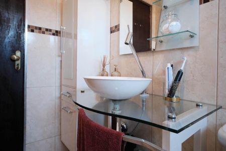 Casa à venda com 190m², 4 quartos e 2 vagasBanheiro da Suíte