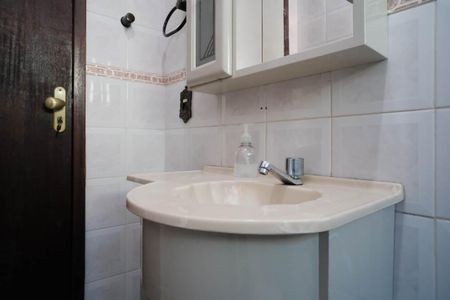 Casa à venda com 190m², 4 quartos e 2 vagasBanheiro